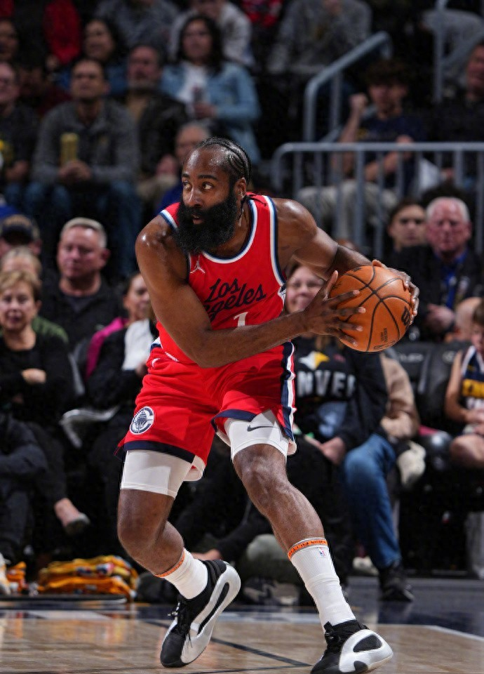 包含集结日NBA季后赛焦点战，纽约尼克斯内部沟通，话题不断，球队文化再被提及的词条-金年会官网